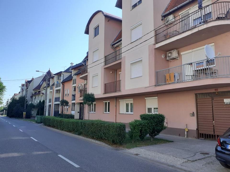 Tukan Apartman Hajduszoboszlo Ngoại thất bức ảnh